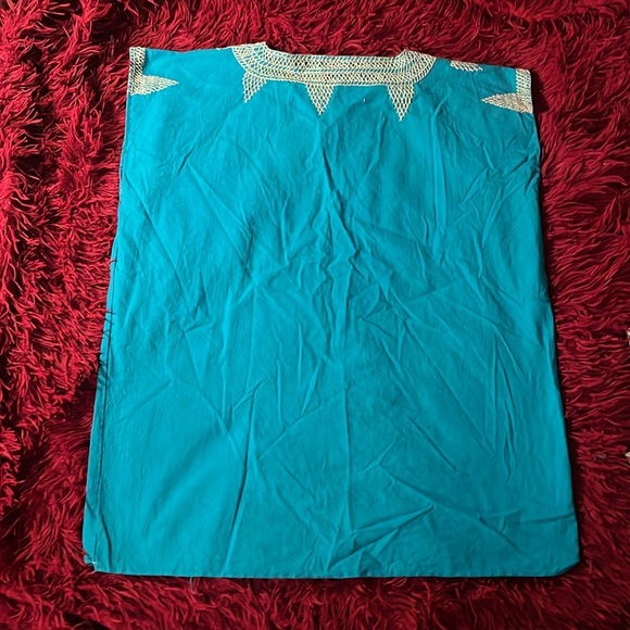 Turquoise Embroidered Tunic Top. Size Small - Picture 4 of 6